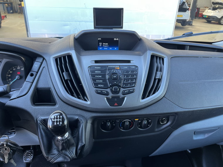 Vehicle Image 13