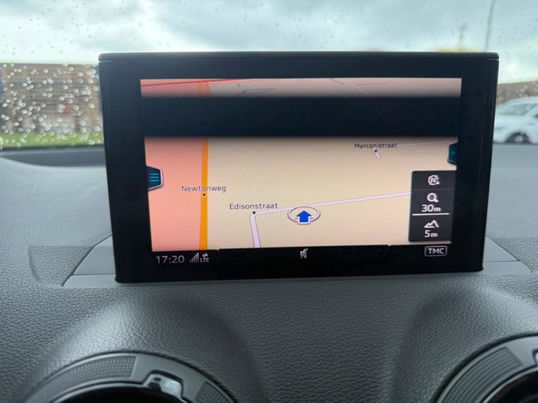 Vehicle Image 19