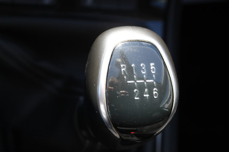 Vehicle Image 25