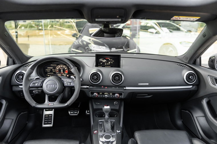 Vehicle Image 23