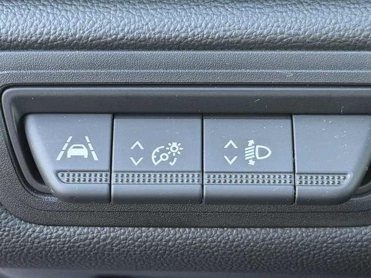 Vehicle Image 26