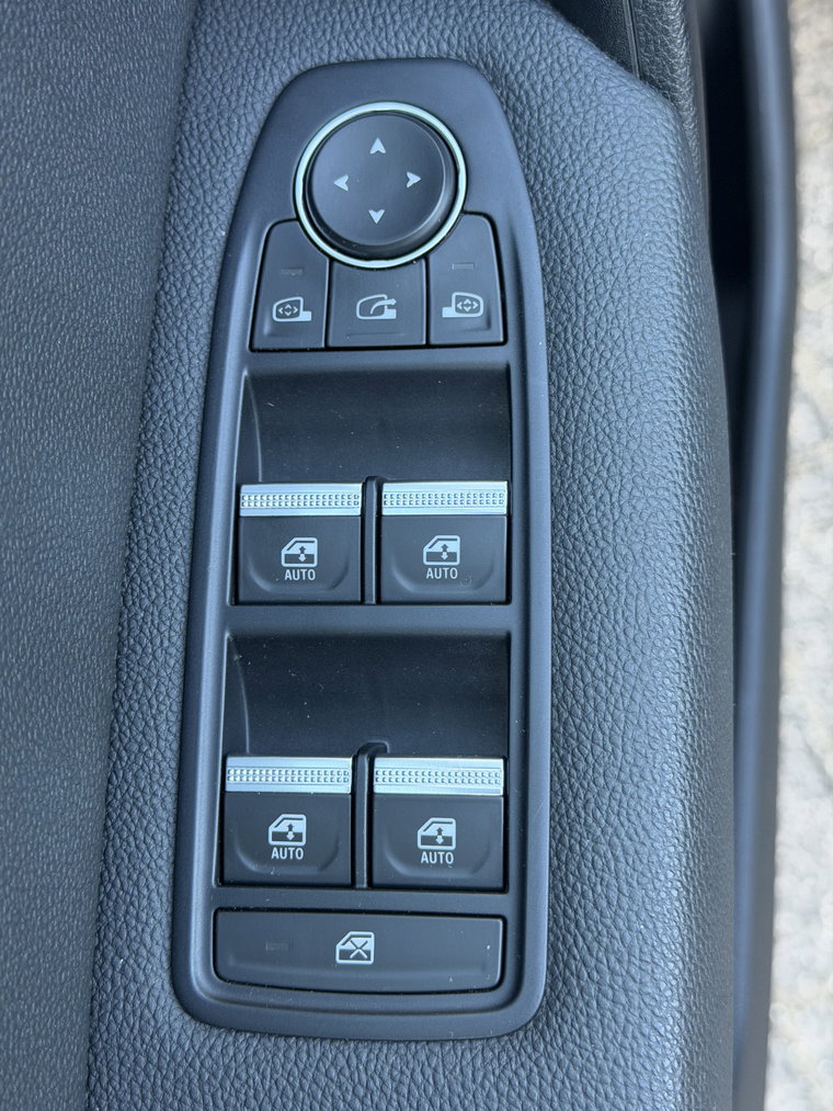 Vehicle Image 27