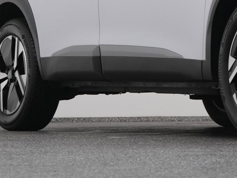 Vehicle Image 38