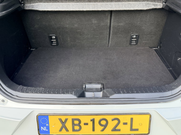 Vehicle Image 35