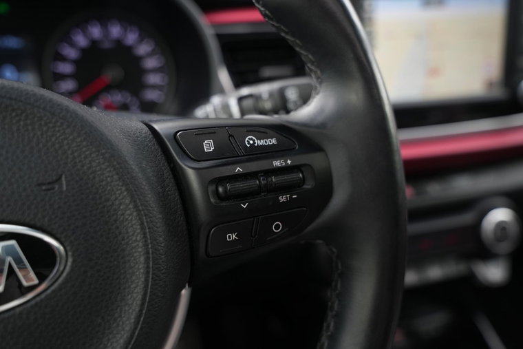 Vehicle Image 25