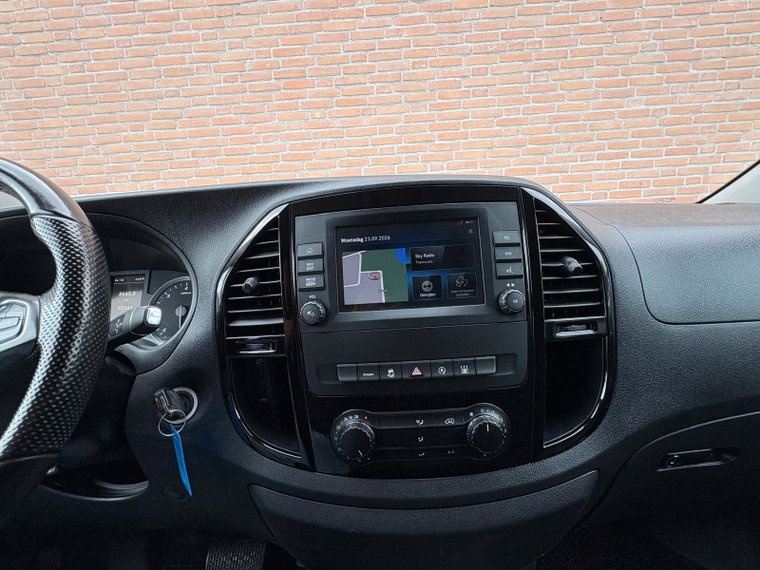 Vehicle Image 27