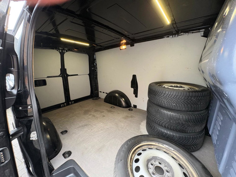 Vehicle Image 31