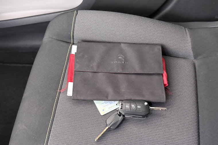 Vehicle Image 30