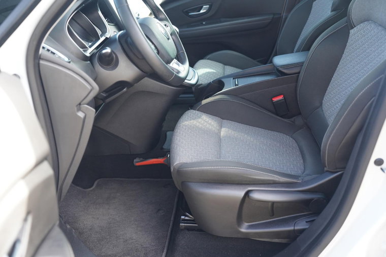 Vehicle Image 38