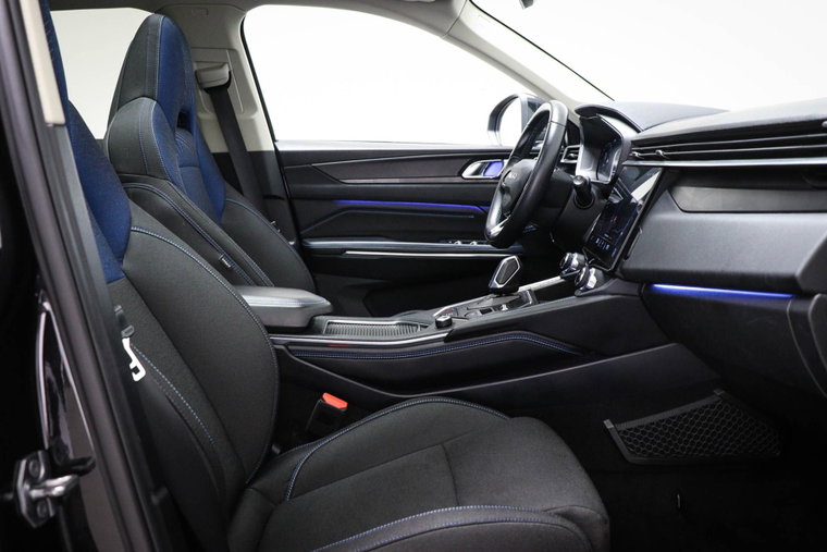 Vehicle Image 8