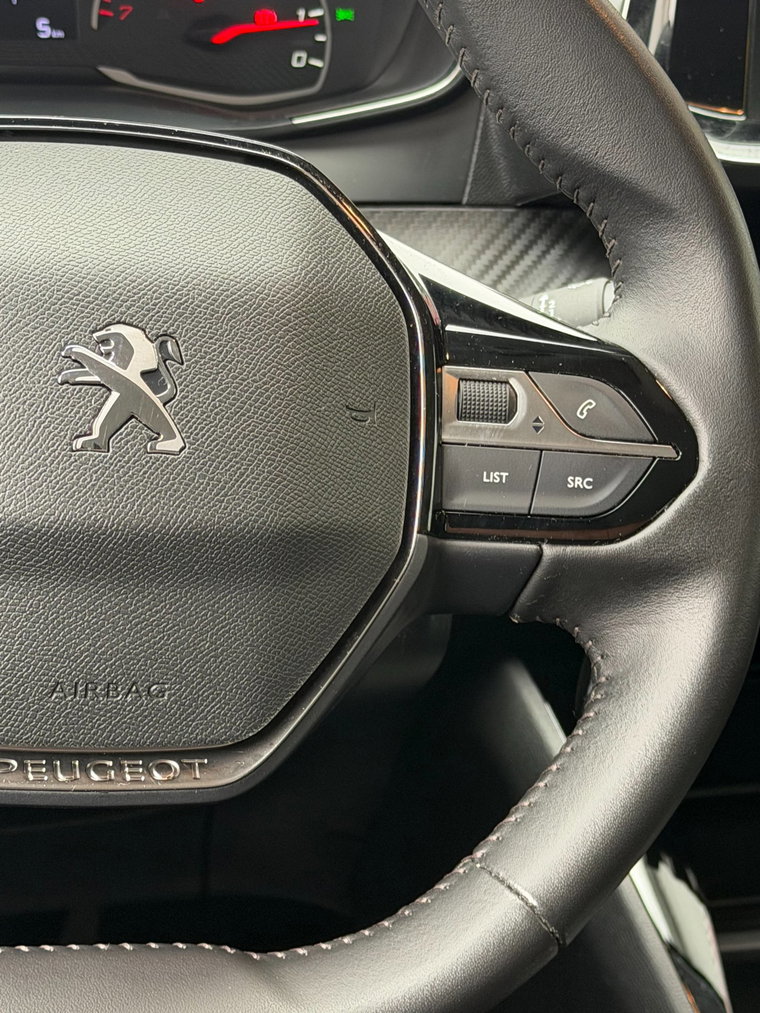 Vehicle Image 32