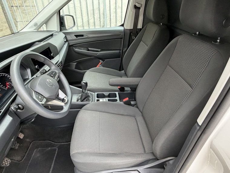 Vehicle Image 32