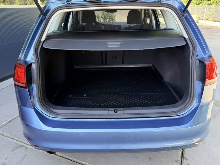 Vehicle Image 52