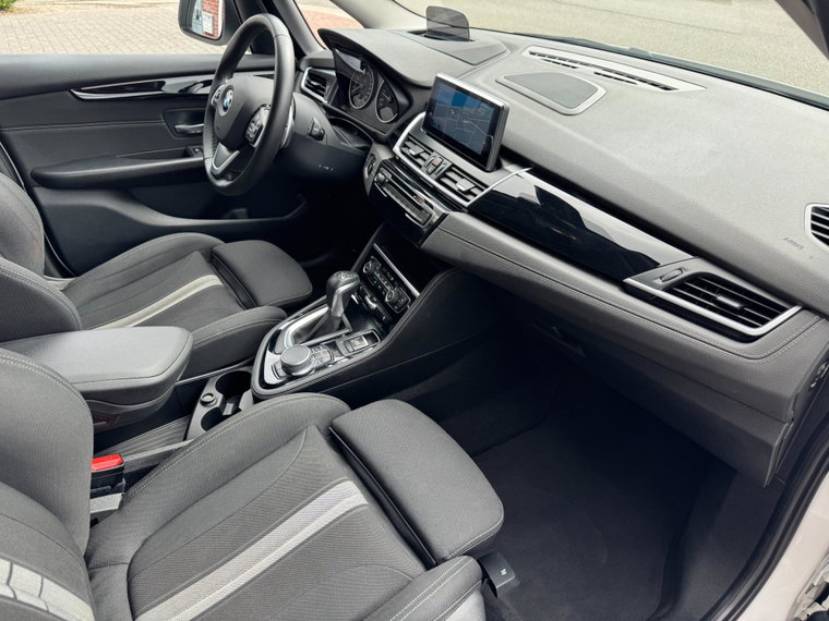 Vehicle Image 23