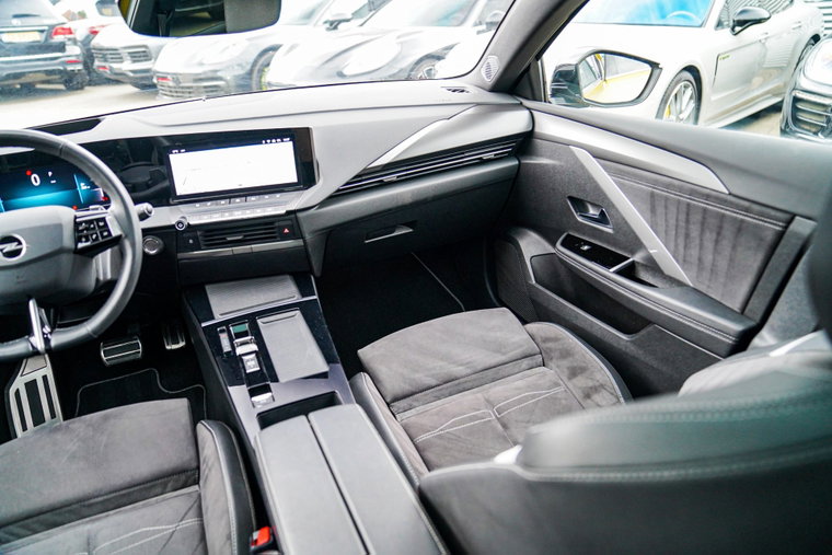 Vehicle Image 21
