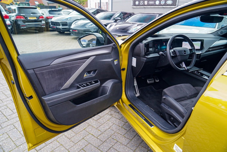 Vehicle Image 26