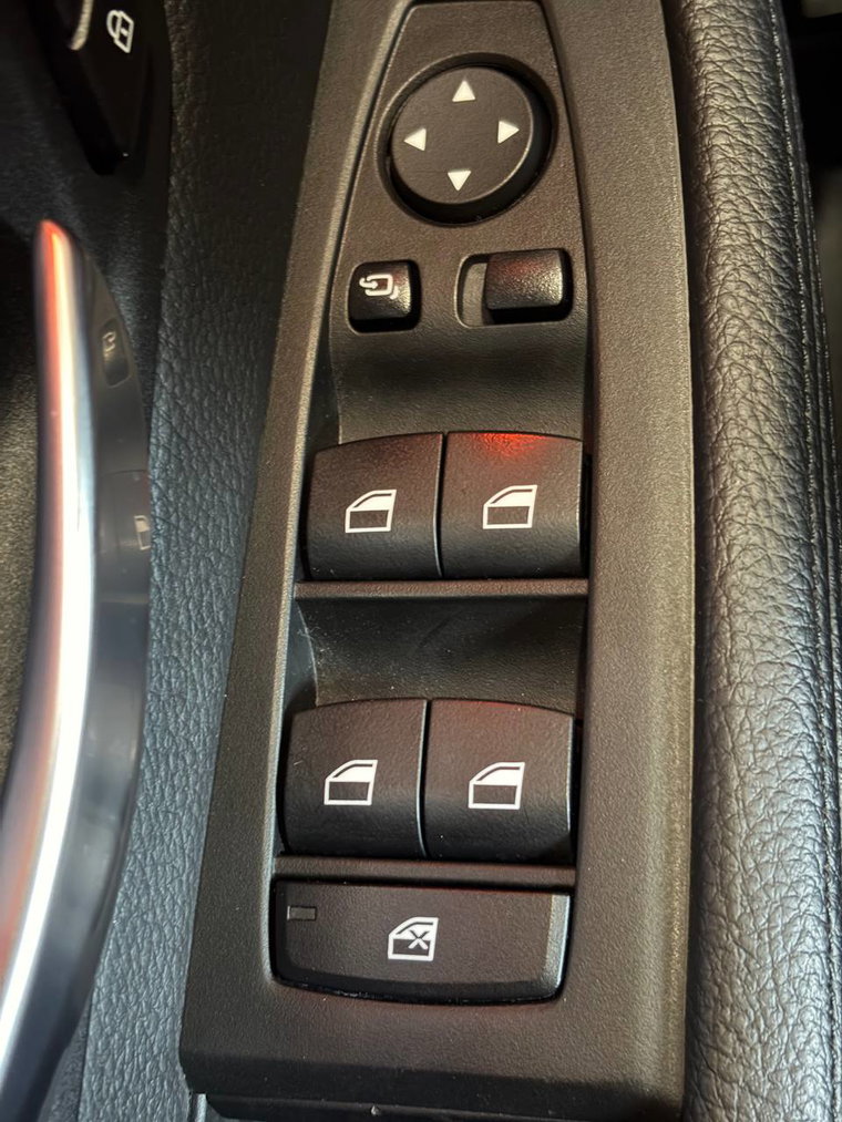 Vehicle Image 26