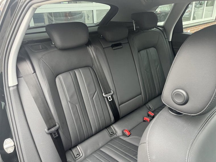 Vehicle Image 19