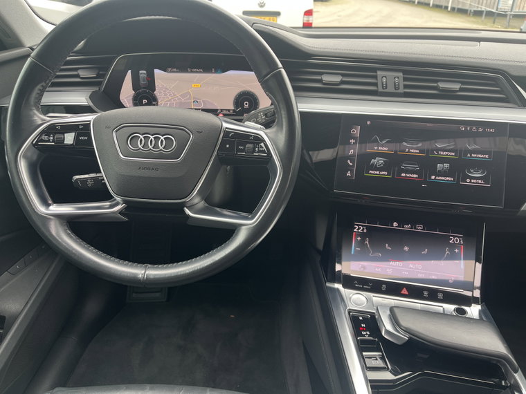 Vehicle Image 33