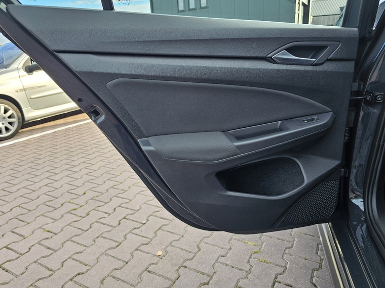 Vehicle Image 28