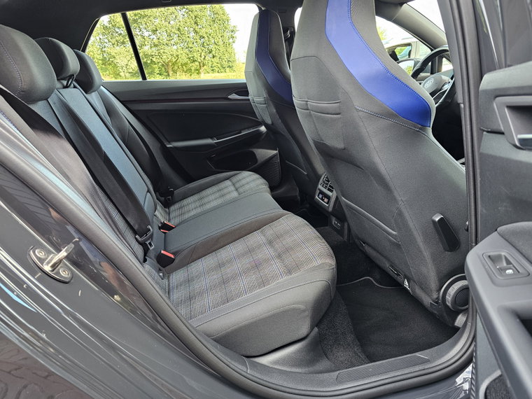 Vehicle Image 33
