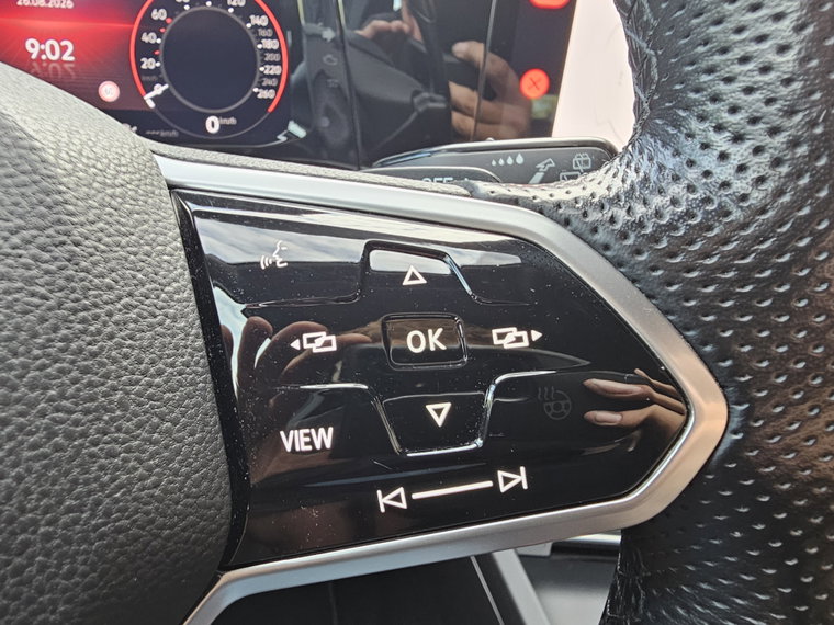 Vehicle Image 38