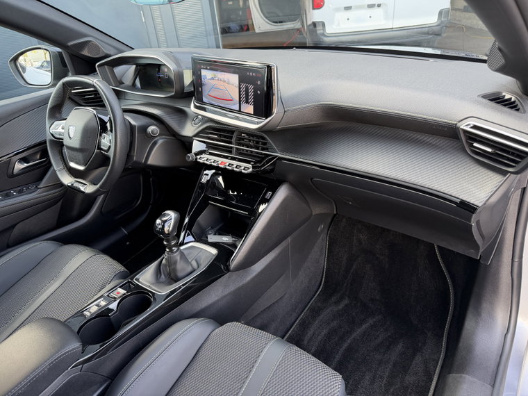 Vehicle Image 38