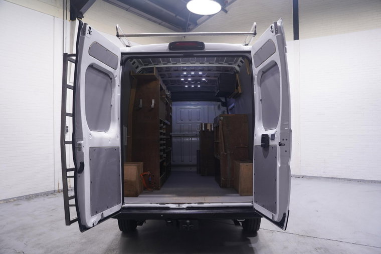 Vehicle Image 13