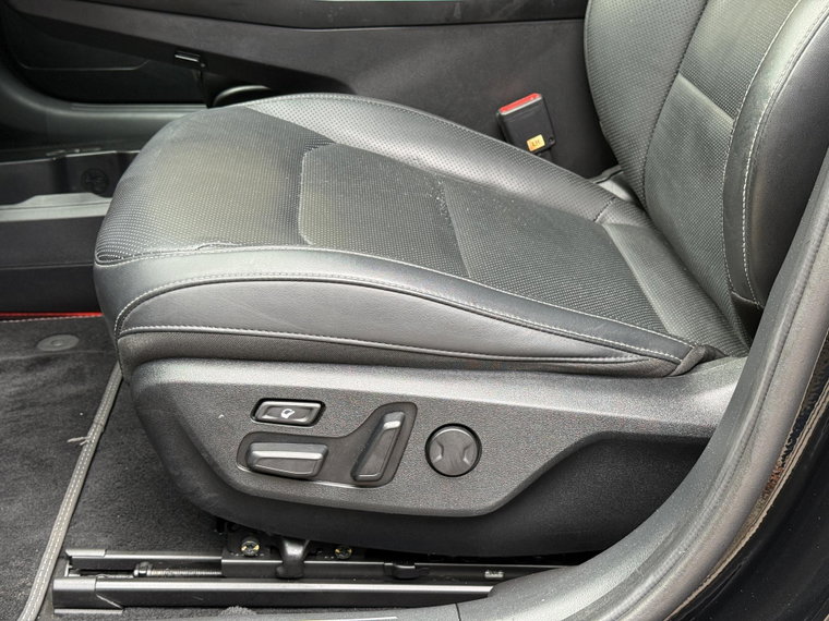 Vehicle Image 26