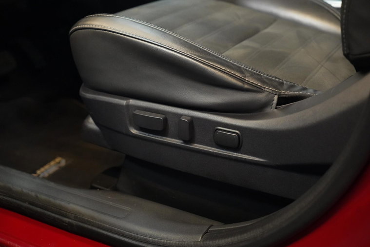 Vehicle Image 13