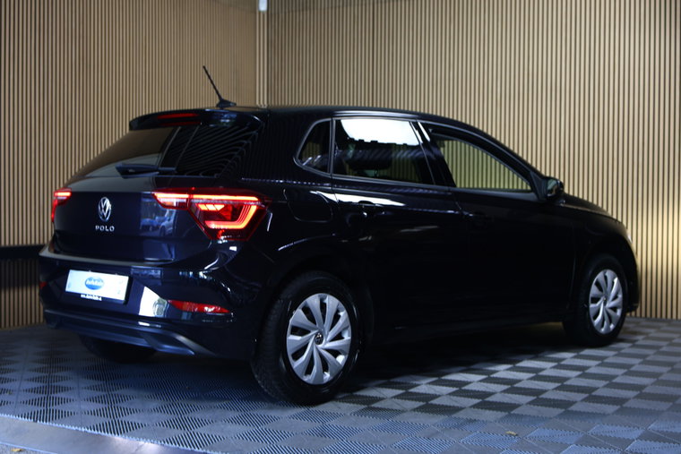 Vehicle Image 8