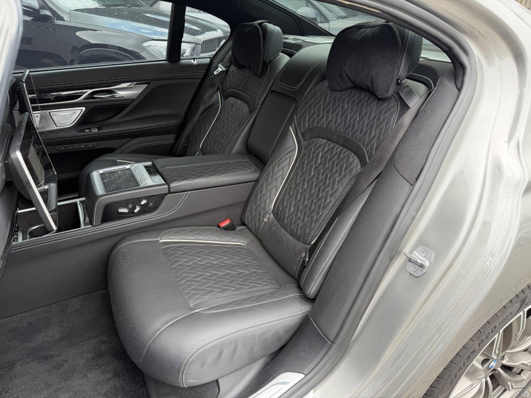 Vehicle Image 37