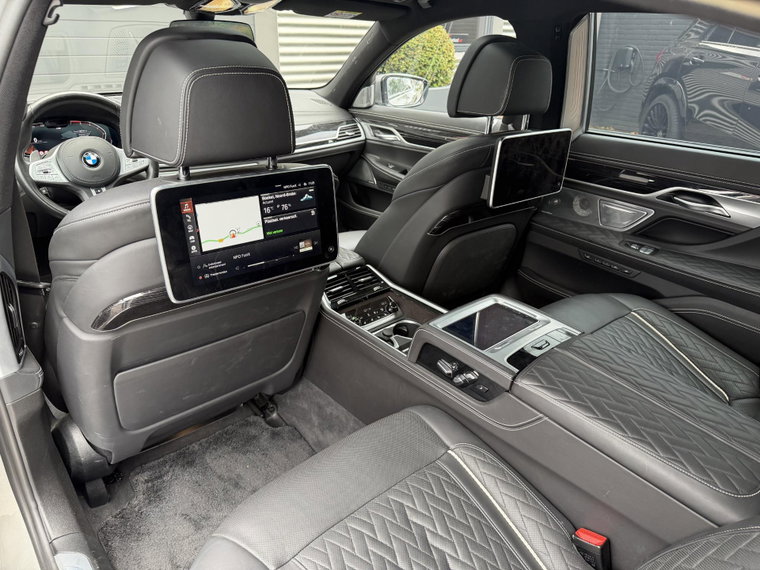 Vehicle Image 38