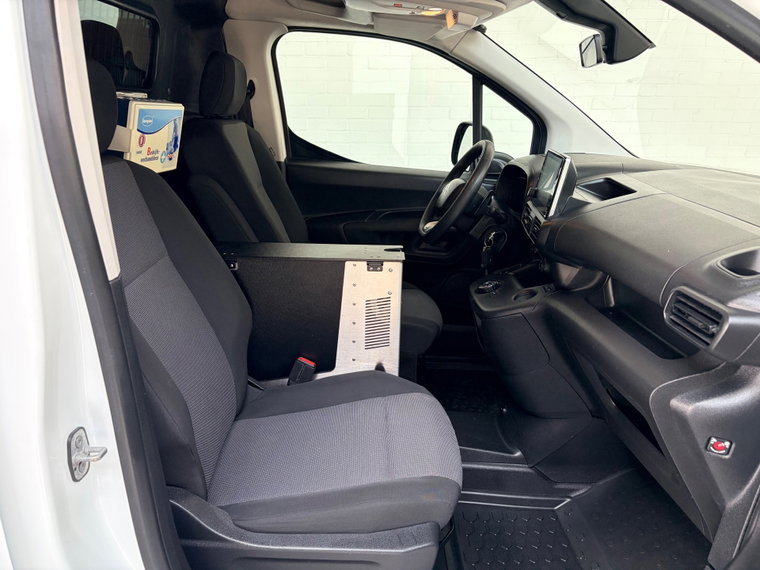Vehicle Image 45