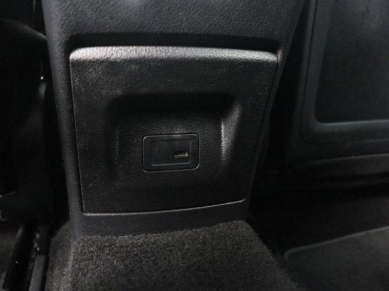 Vehicle Image 33