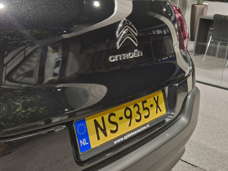 Vehicle Image 43