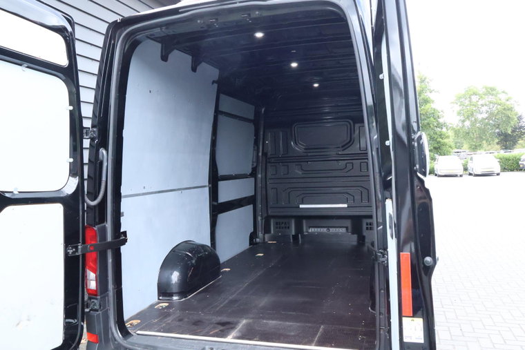 Vehicle Image 37