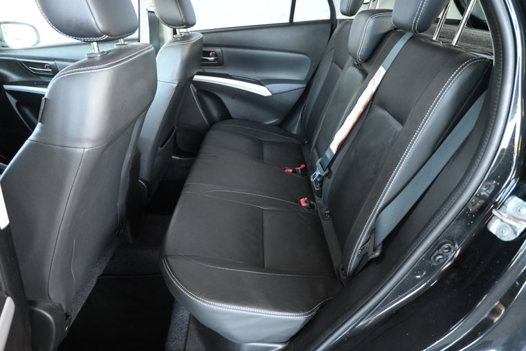 Vehicle Image 8