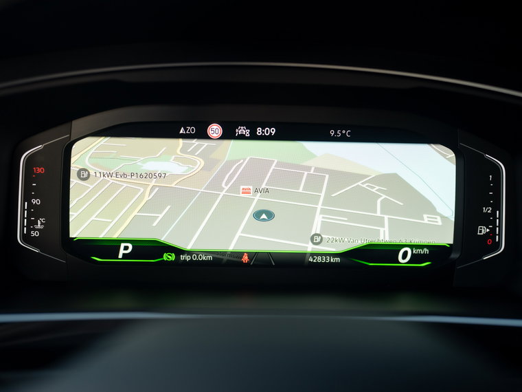 Vehicle Image 9