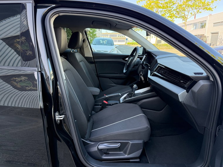 Vehicle Image 31