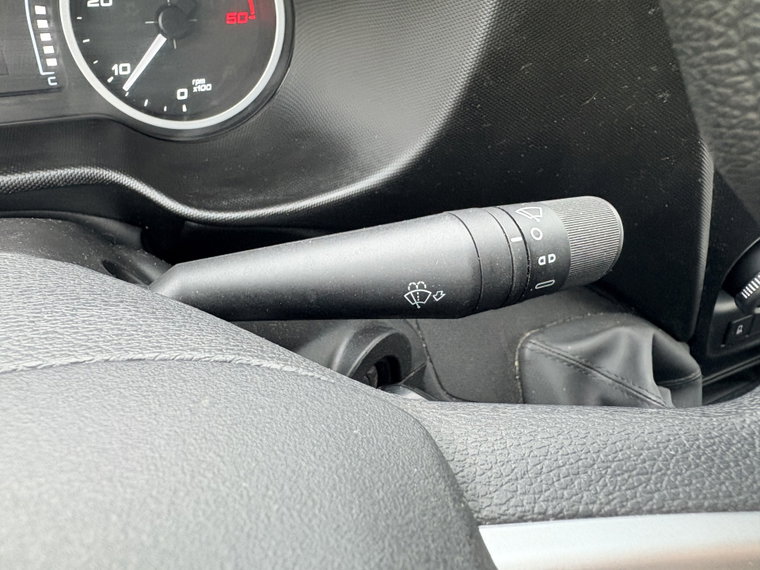 Vehicle Image 29