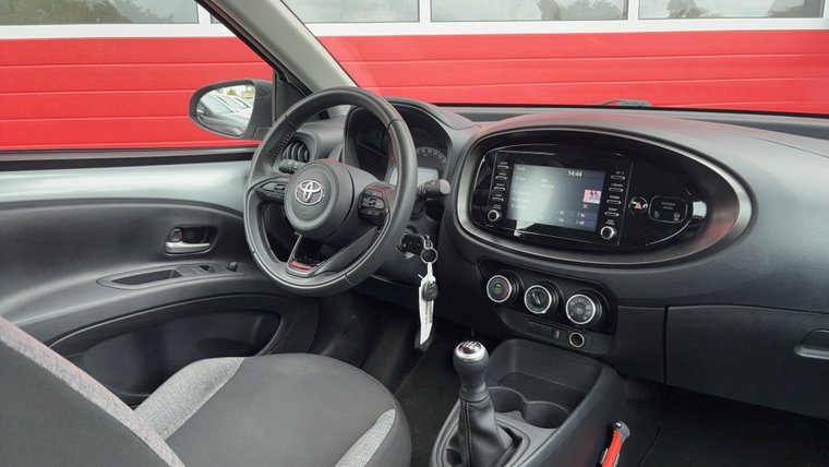 Vehicle Image 3