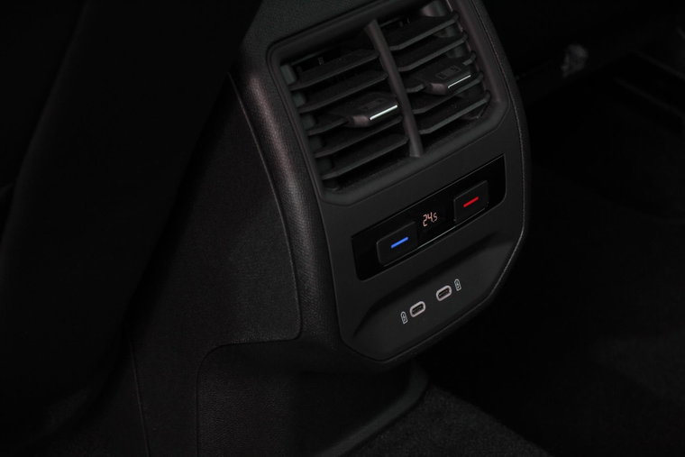 Vehicle Image 26