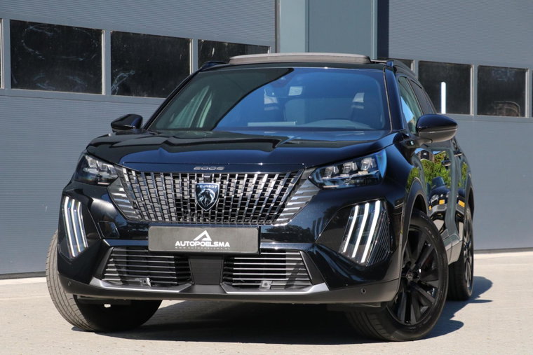 Vehicle Image 11