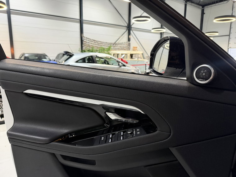 Vehicle Image 35