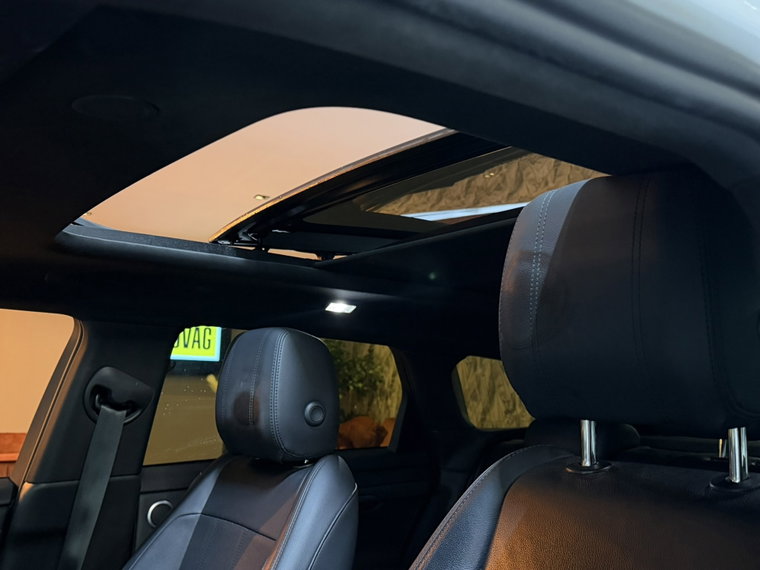 Vehicle Image 36
