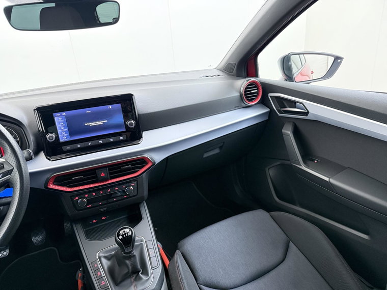 Vehicle Image 25