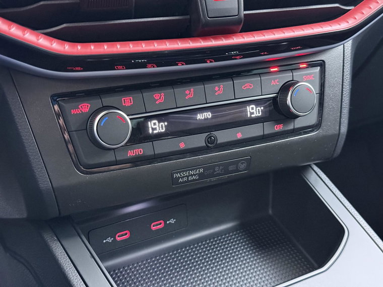 Vehicle Image 38