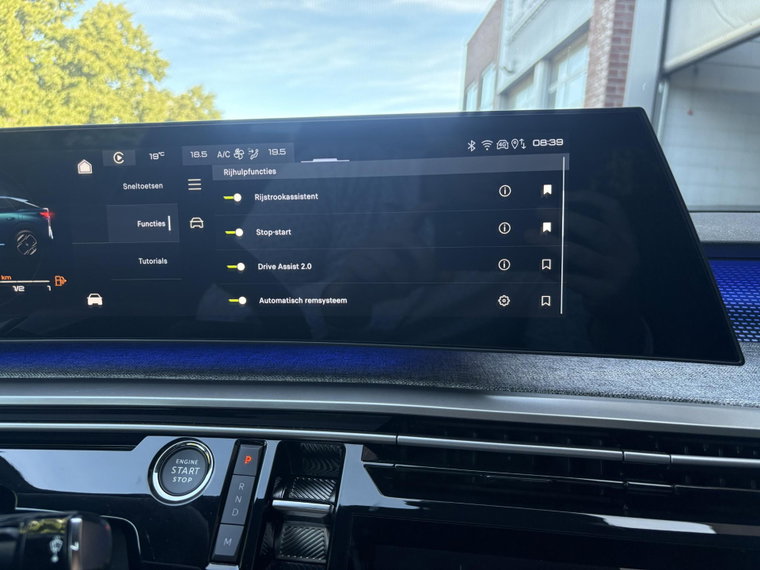 Vehicle Image 52