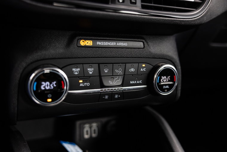 Vehicle Image 37